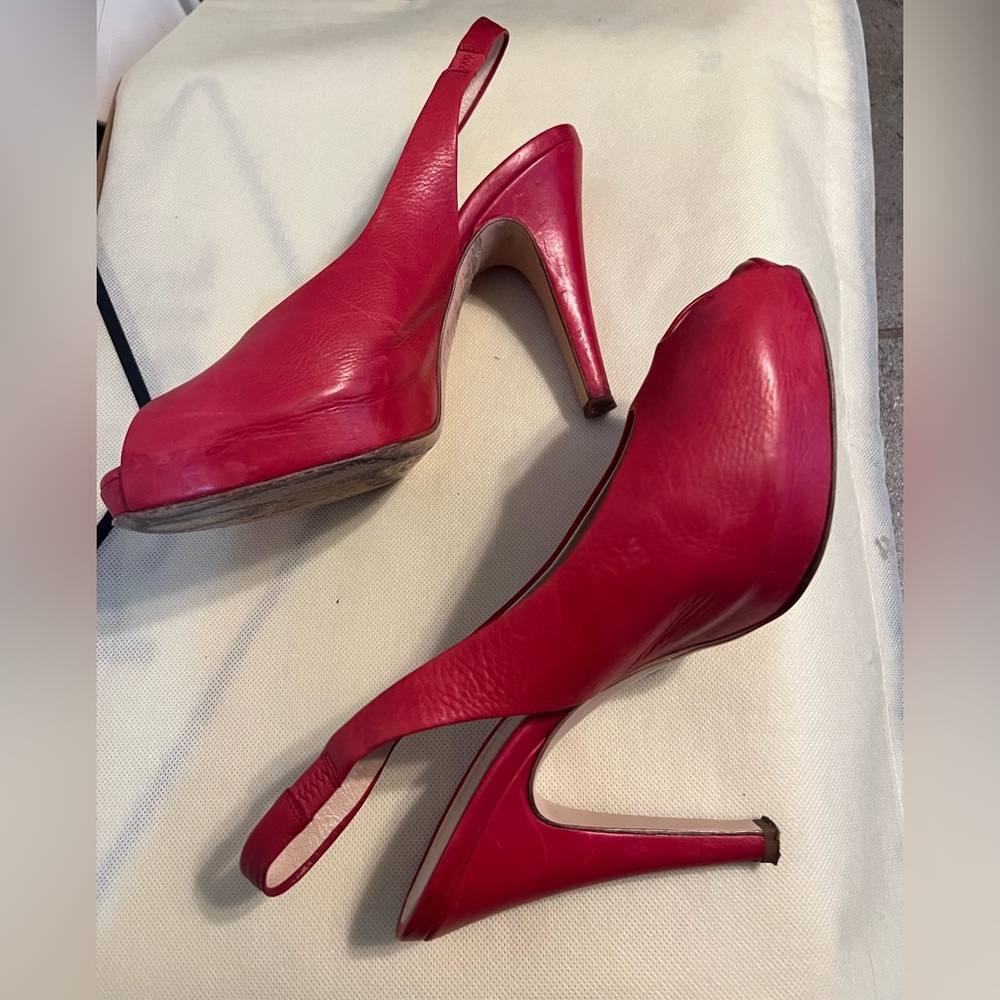 Gianvito Rossi Red Stiletto Slingback Heels. Size 38(EU), 8(US). EUC